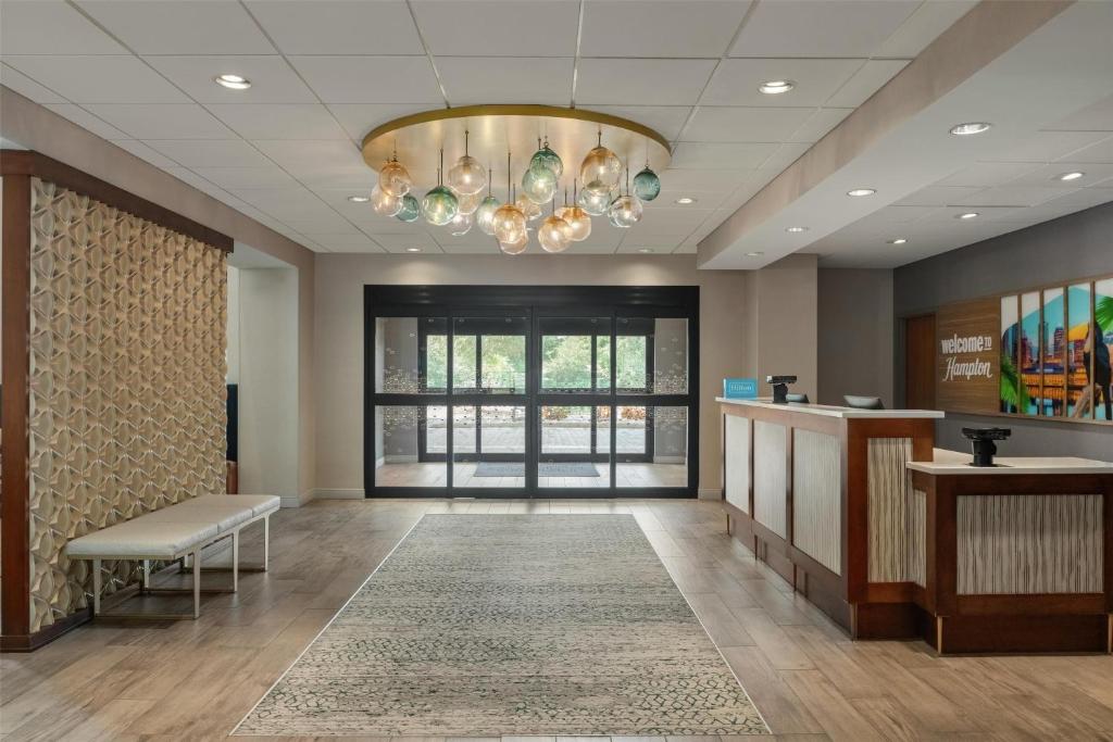 Hampton Inn & Suites by Hilton Tampa Busch Gardens Area photo