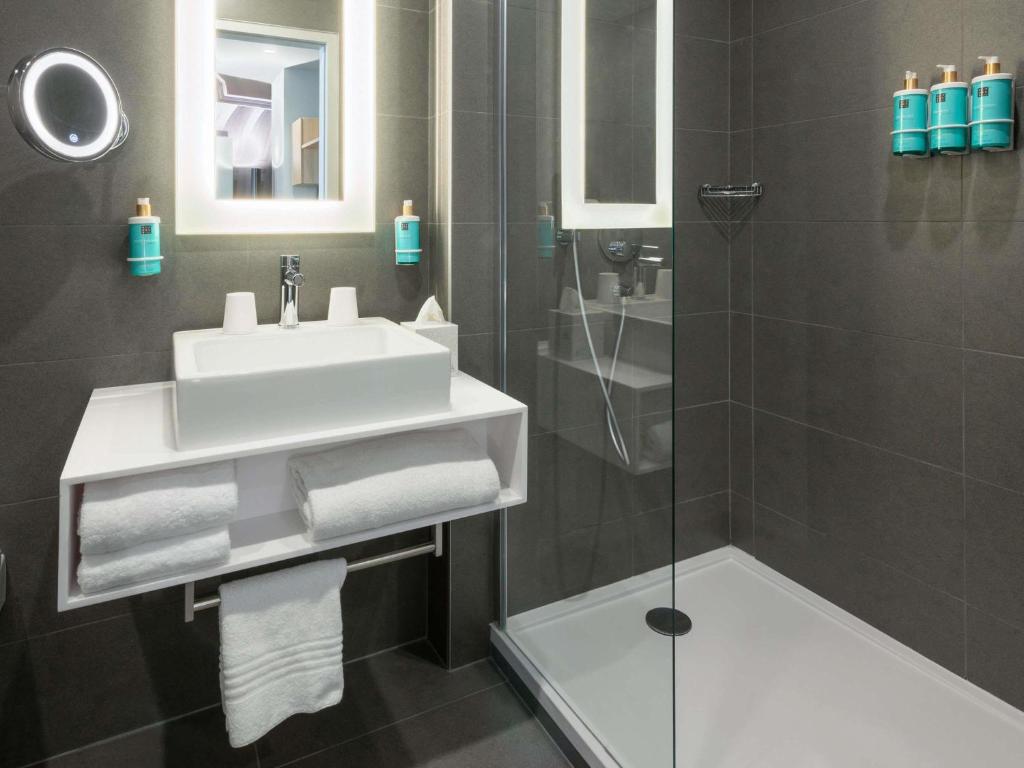 Novotel Paris 20 Belleville - Resim 34