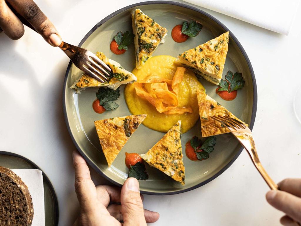 Novotel Paris 20 Belleville - Resim 40