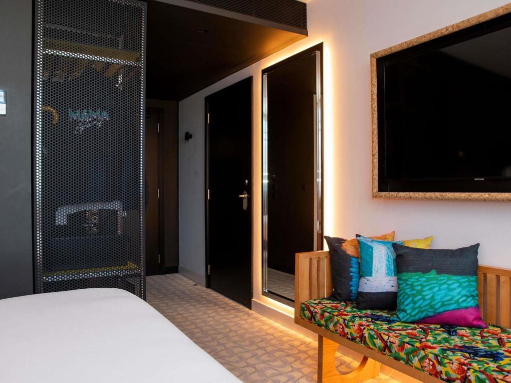 Mama Shelter Lisboa - Resim 38