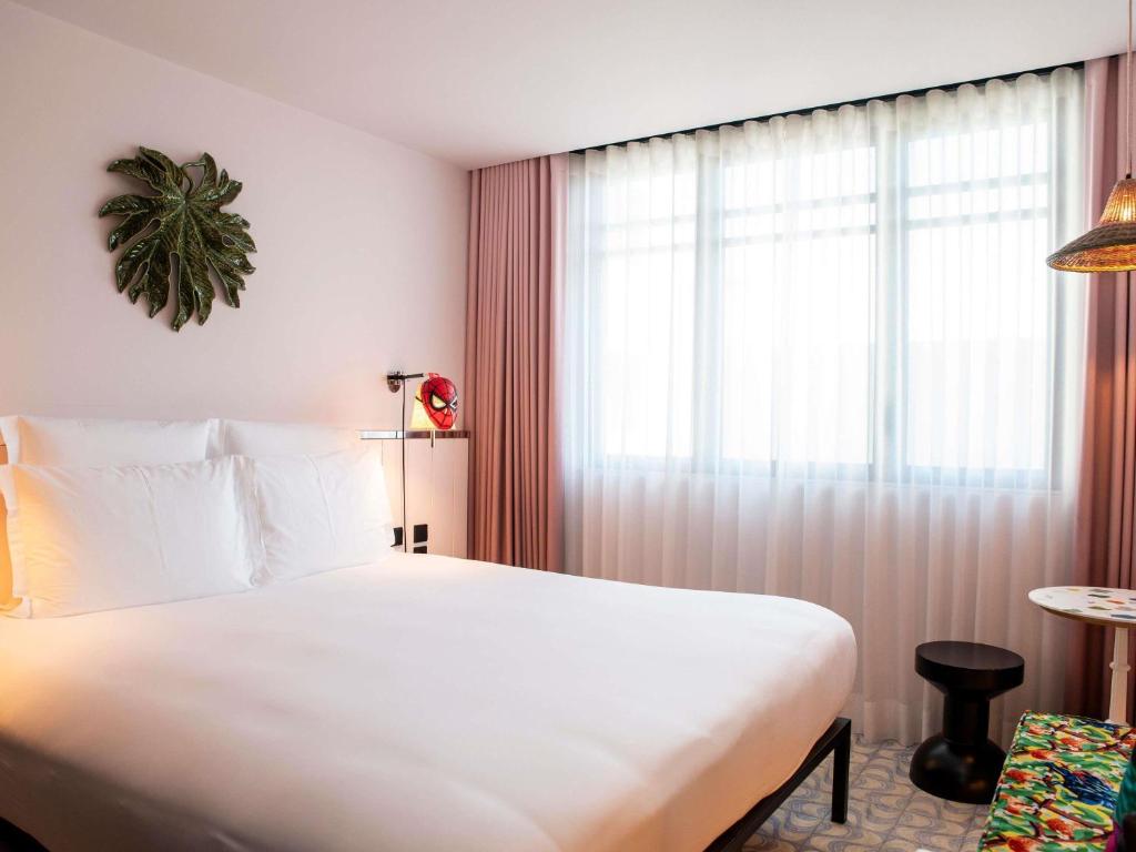 
Medium Mama Double Room with King Bed
