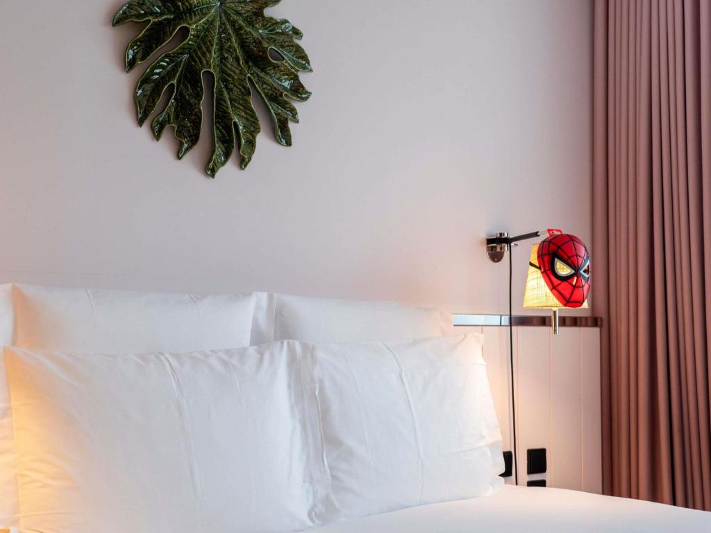 Mama Shelter Lisboa - Resim 37