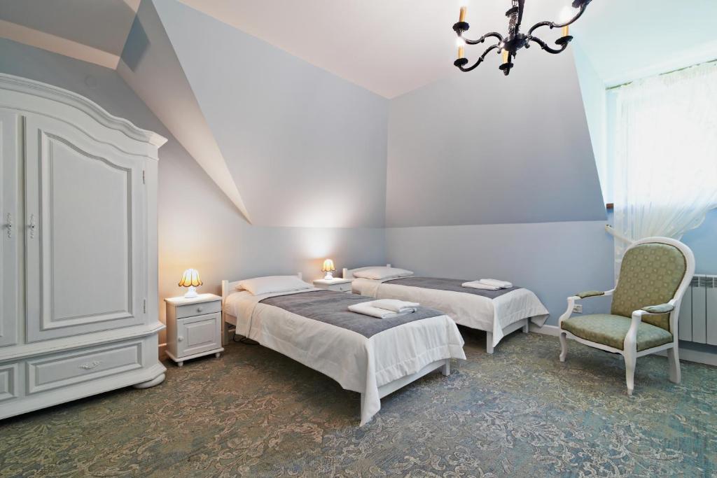 Dwór Osmolice - Chambre Familiale Avec Salle De Bains Privative
