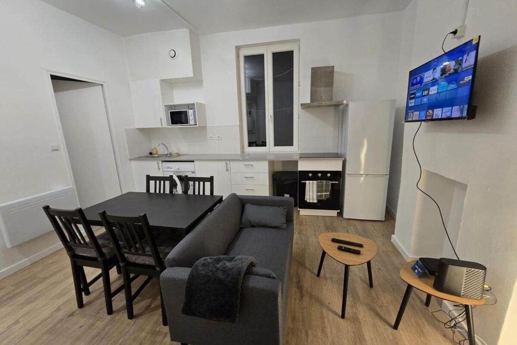 Η κουζίνα ή μικρή κουζίνα στο Berthelot Cosy