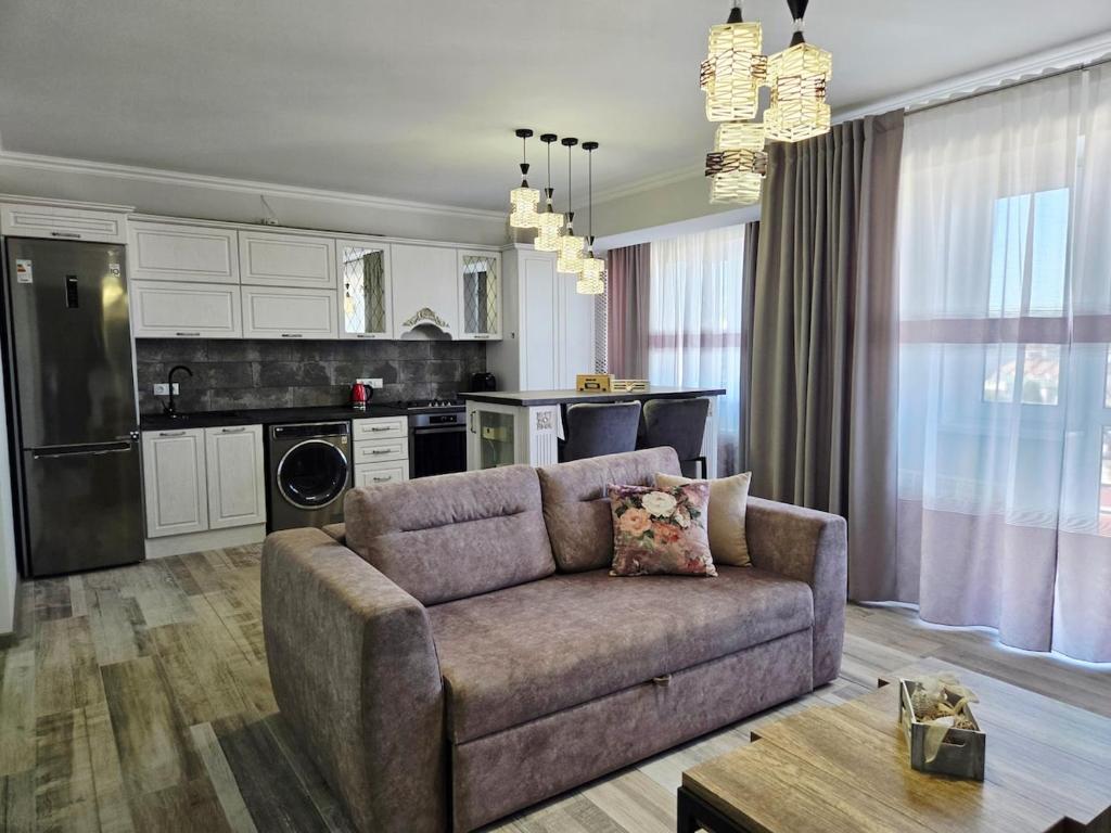 Cuina o zona de cuina de Spacious Central Apartment -2BR