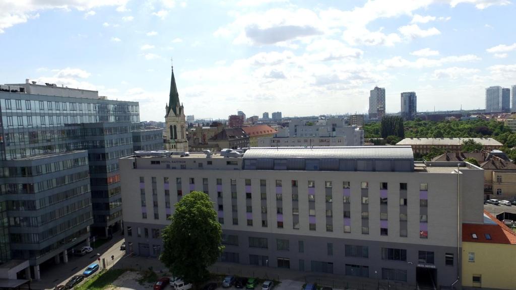 Výhľad na mesto Bratislava alebo výhľad na mesto priamo z hotela