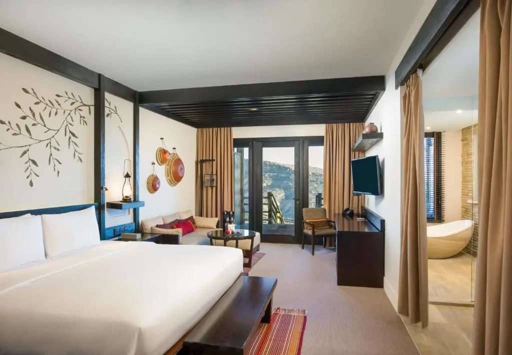 King Room with Jabal Horizon View