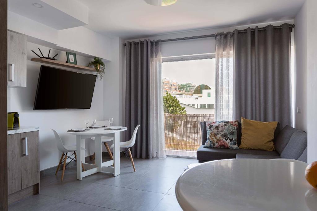 Income Spain Apartamentos