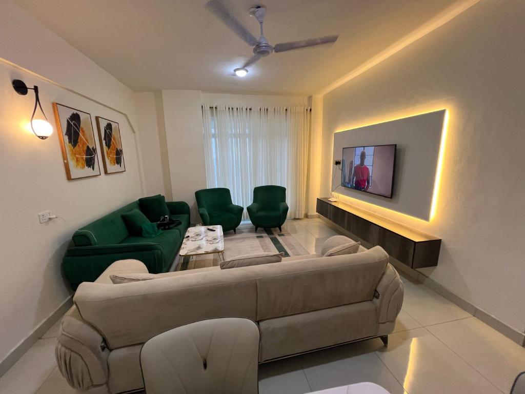 Posezení v ubytování Classic 2 bedroom penthouse in mombasa CBD