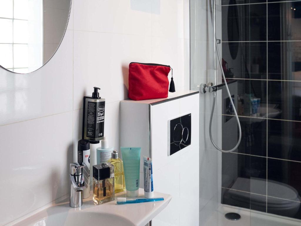 Ibis Styles Paris Batignolles - Resim 6