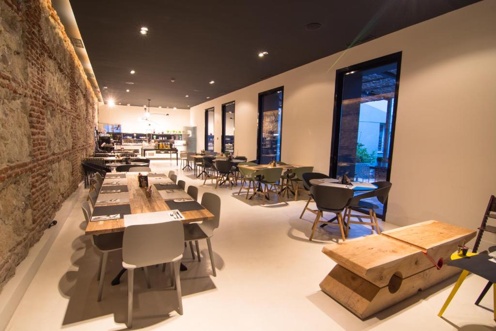 Petit Palace Santa Bárbara - Resim 41