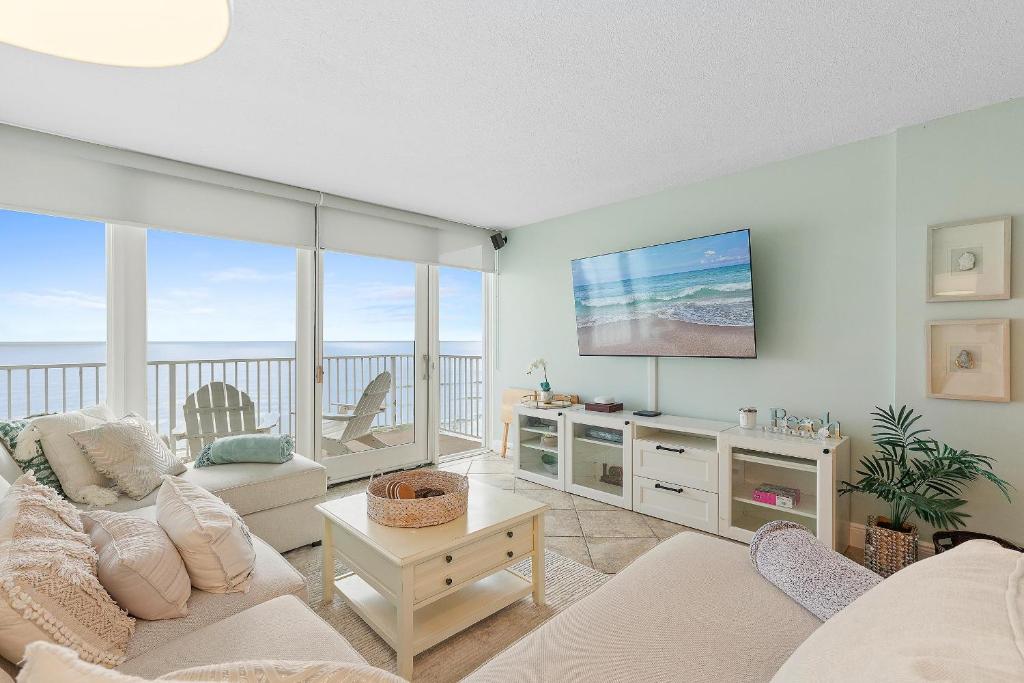 Μια τηλεόραση ή/και κέντρο ψυχαγωγίας στο Smyrna Beach Club 609A