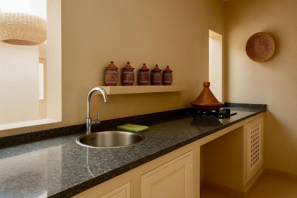 Køkken eller tekøkken på Vibrant Medina Loft and Roof Top