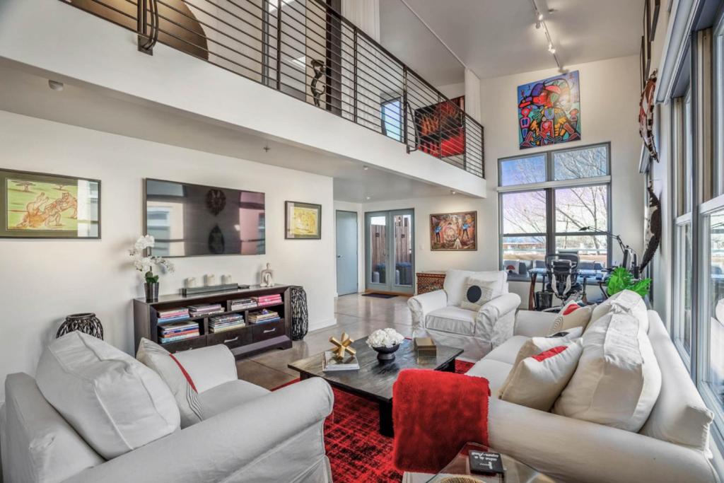 Et tv og/eller underholdning på The Loft at Marquez Place