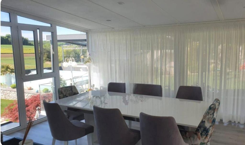 Un lugar para sentarse en 5,5 pc apartment, garden but Pool only upon request