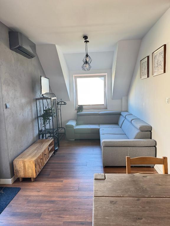 Uroczy apartament z dostępnym parkingiem - Housity