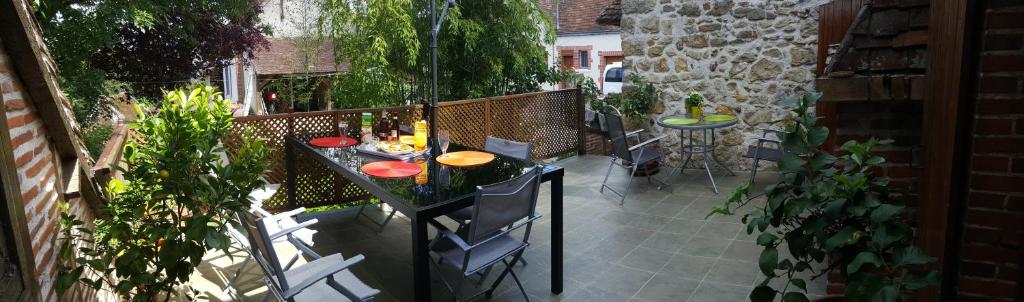 Restaurace v ubytování Chambres d'hôtes Châtres-Sur-Cher