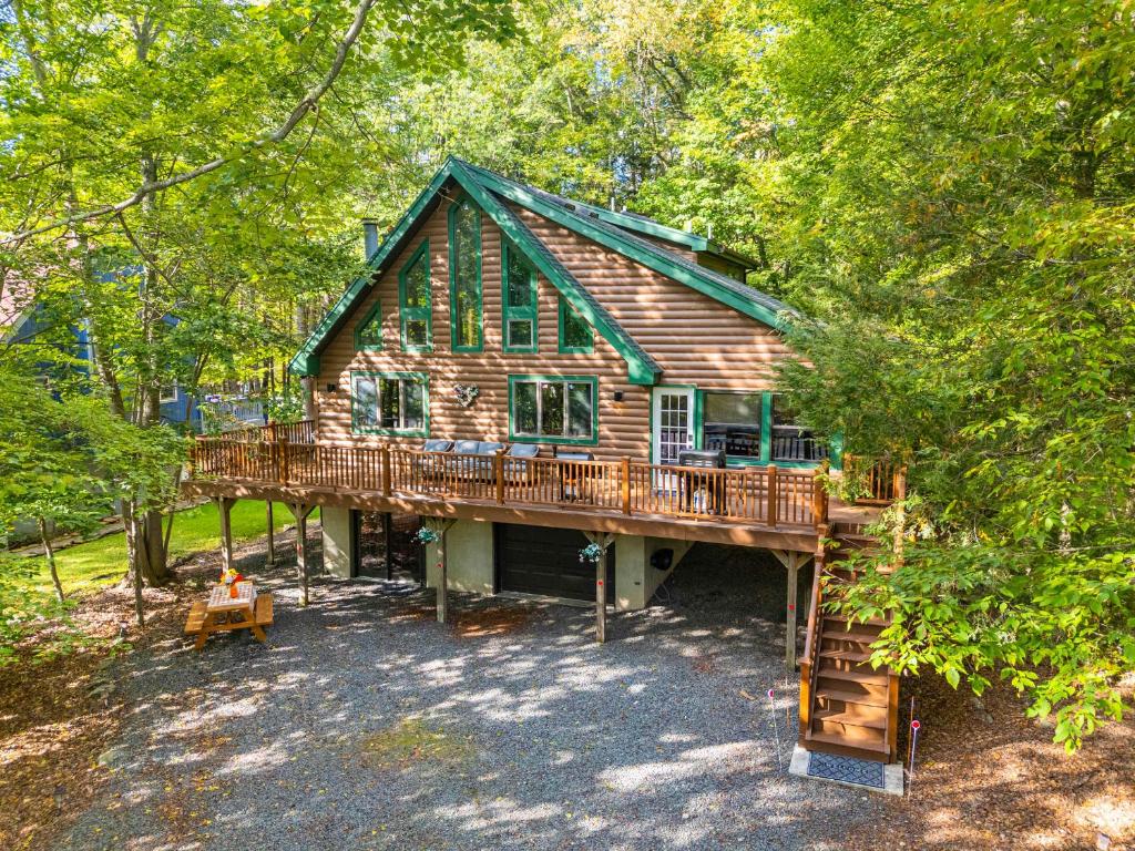 Κήπος έξω από το Pocono's Resort - Fire Pit Jacuzzi Winter Sports Amenities