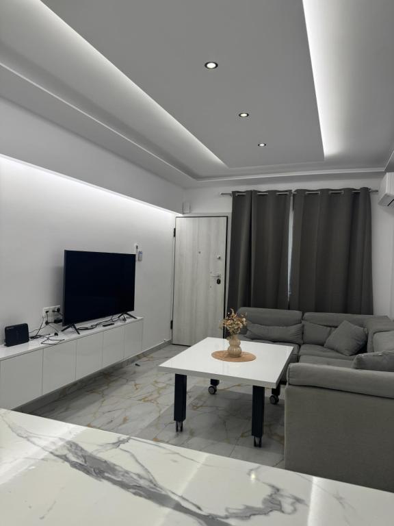 Cozy, Quiet & Modern Apartment