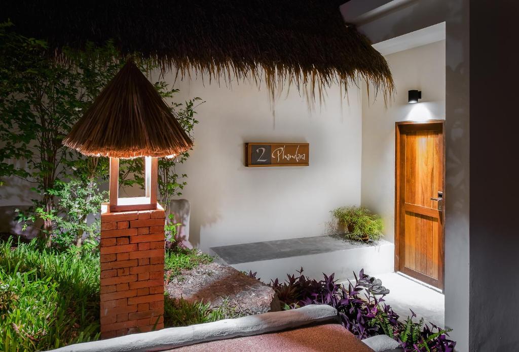 Zahrada ubytování Phandara Luxury Pool Villas