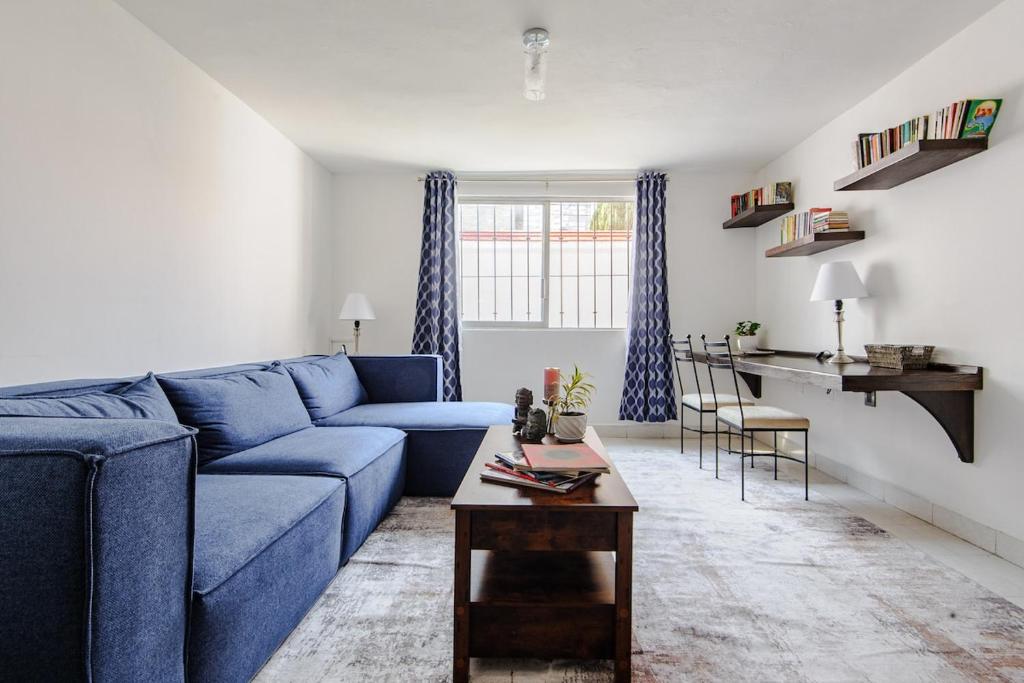 Φωτογραφία από το άλμπουμ του Casa con jardín en Coyoacán con WiFi 500 Mbps y auto check in σε Coyoacán