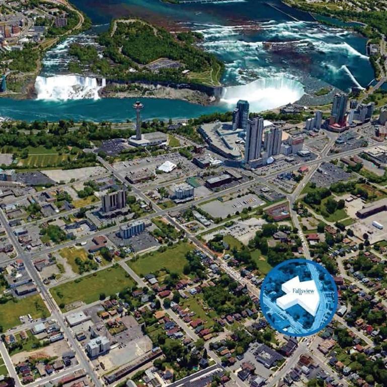 Bentley Commons Fallsview - Luxury 4 Bedroom 4 Bath Townhouse - Resim 11