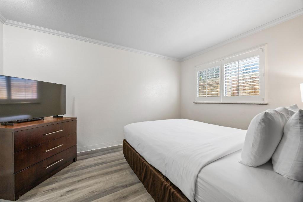 Comfort Inn Santa Cruz North photo