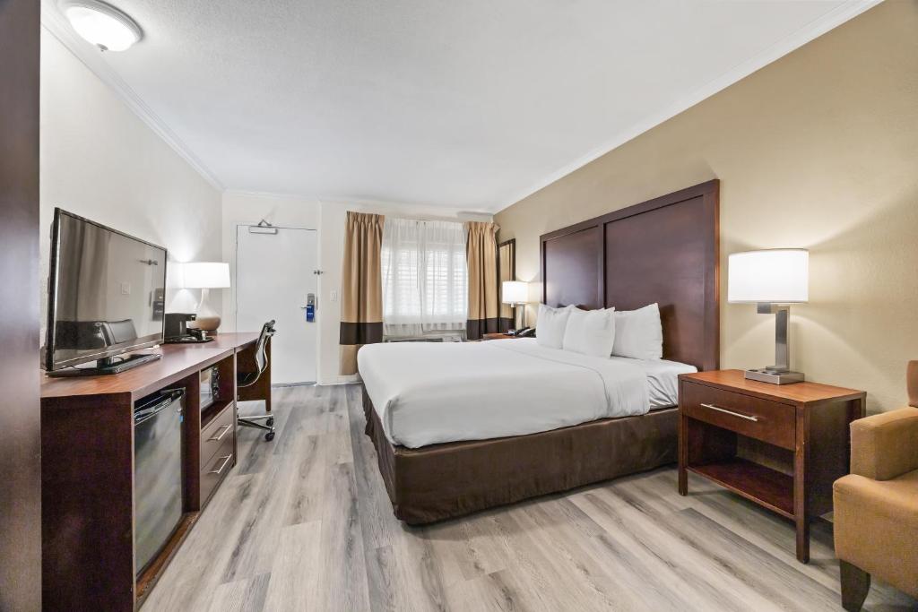 Comfort Inn Santa Cruz North photo