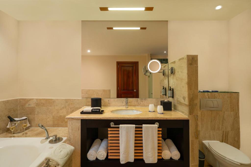 Grand Palladium Select White Sand Resort & Spa - All Inclusive - Junior Suite Beachside