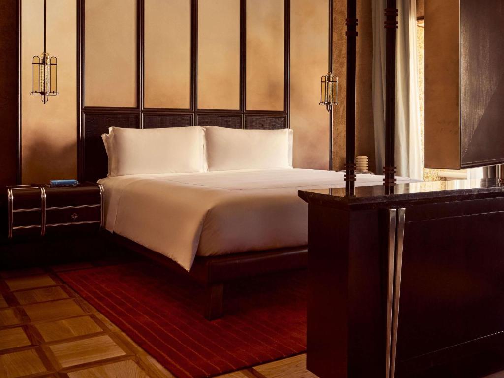 
Junior Suite with Minerva Square View
