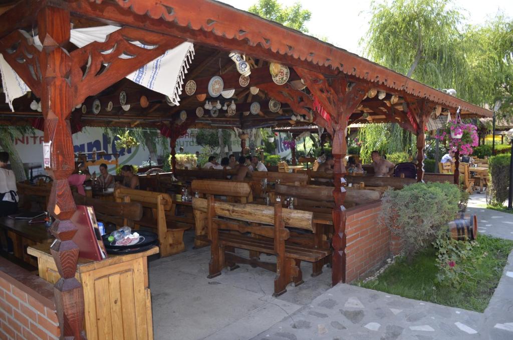 Restaurace v ubytování Vila Poienita