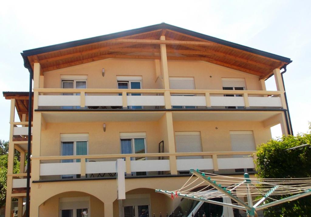 Budova, v ktorej sa apartmán nachádza