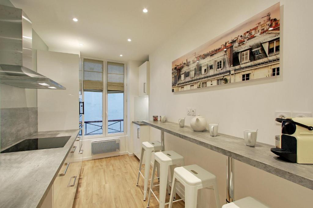 Pick a Flat - Champs Elysees / Percier Apartment