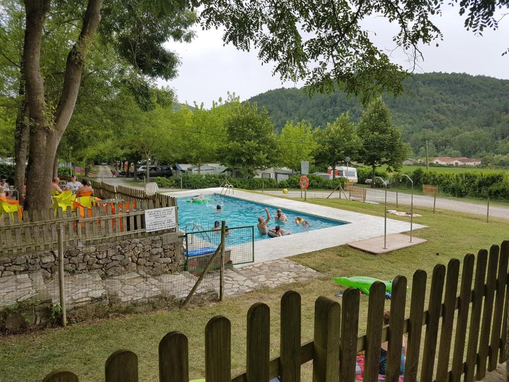 Càmping - Hotel rural La soleia dOix, Oix – Bijgewerkte ...