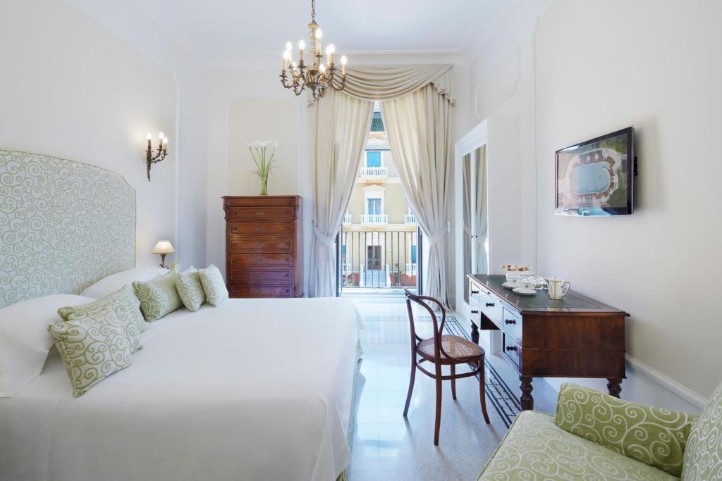 Grand Hotel Excelsior Vittoria photo 2