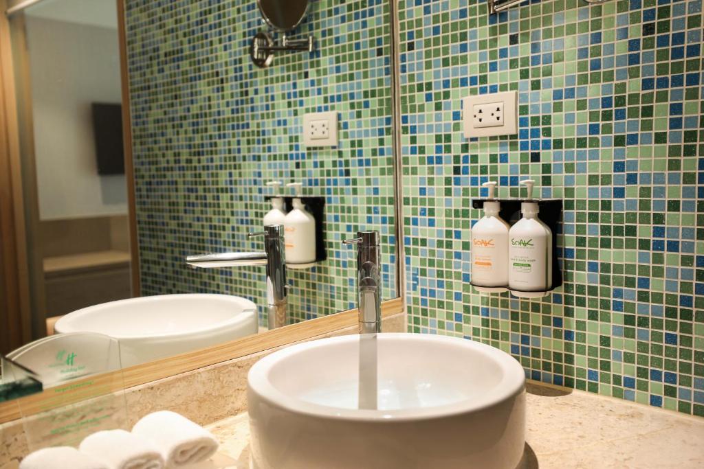 Holiday Inn Bangkok by IHG - Resim 38