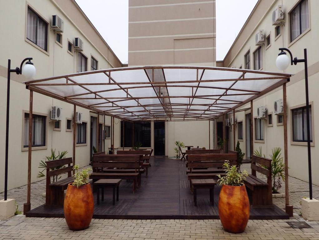 Coral Palace Hotel