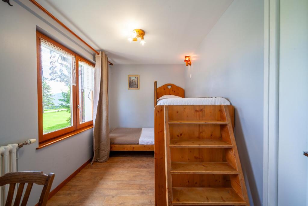 Auberge des Montauds - Hôtel & Restaurant - Habitación Cuádruple