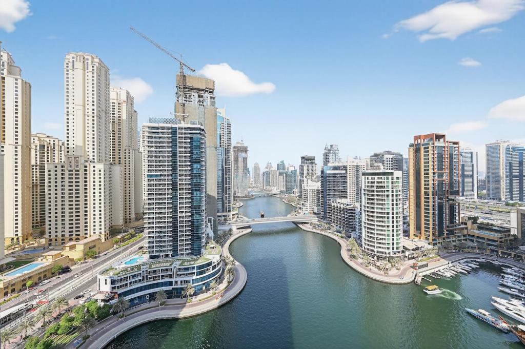 امکانات 70m2 Bay Central-Luxury One Bedroom with Spectacular Marina Views - تصویر ۴
