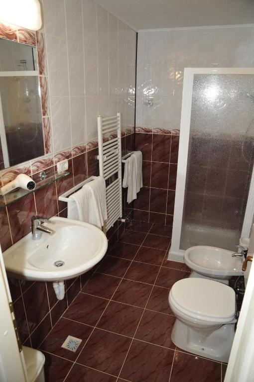 Bagno di Pensiunea Lory