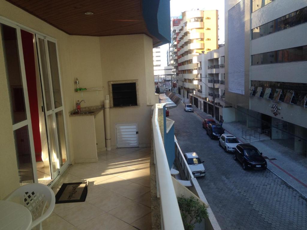  Apartamento em Meia Praia