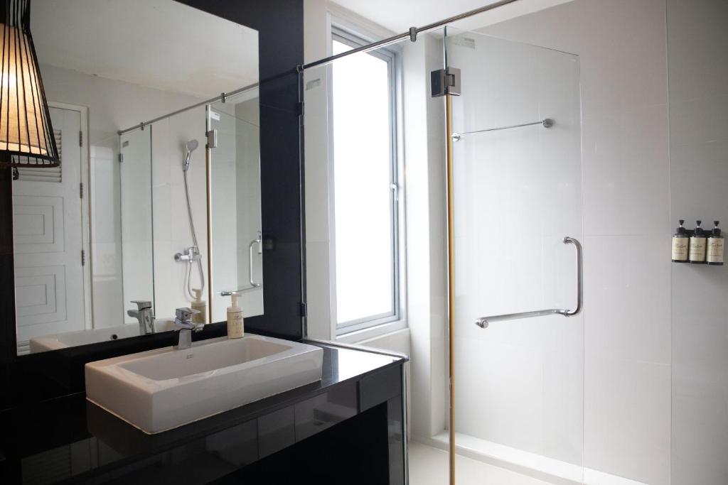 
Twin Room with Shower
