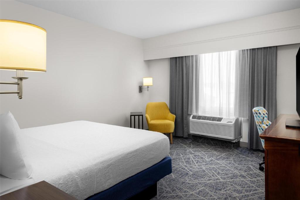 Hampton Inn Lexington Medical Center, KY - Kamer Met Kingsize Bed - Niet-Rokers