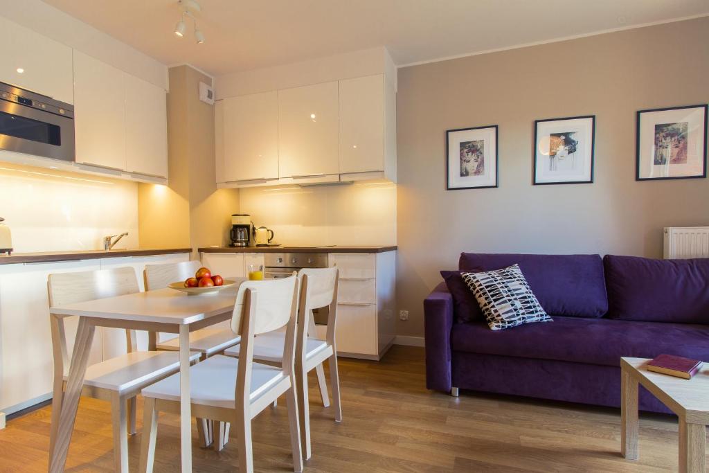 Holidays Home Apartamenty Chmielna - One-Bedroom Apartment With Balcony