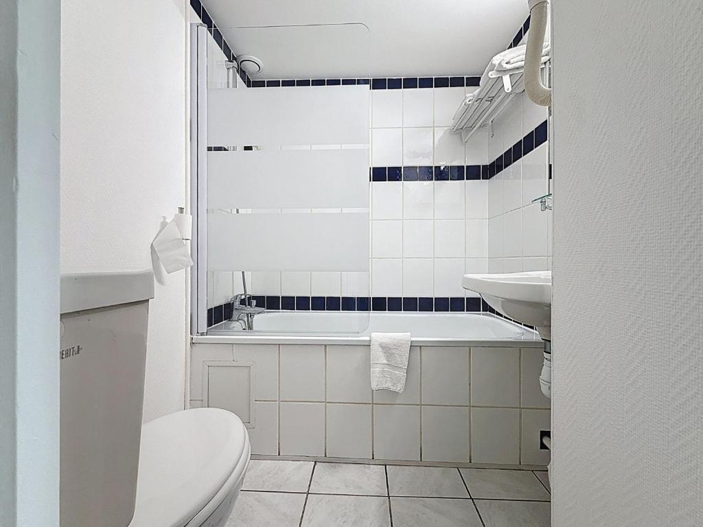 Kyriad Reims Est - Parc Expositions - Resim 8