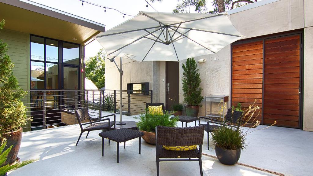 Patio nebo venkovní prostory v ubytování Heywood Hotel