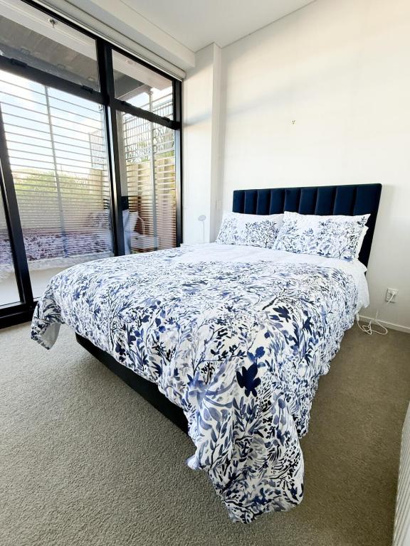 Urban Erskine-Bright and Modern 2 bedrooms apartment - Resim 2