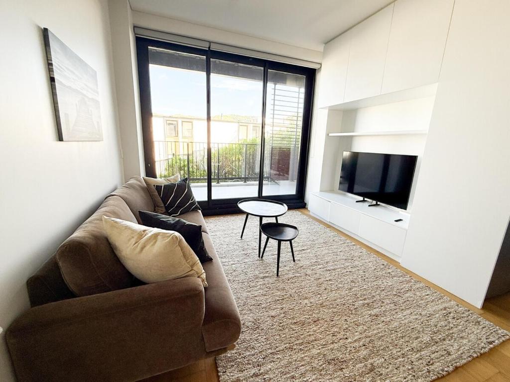 Urban Erskine-Bright and Modern 2 bedrooms apartment - Resim 5