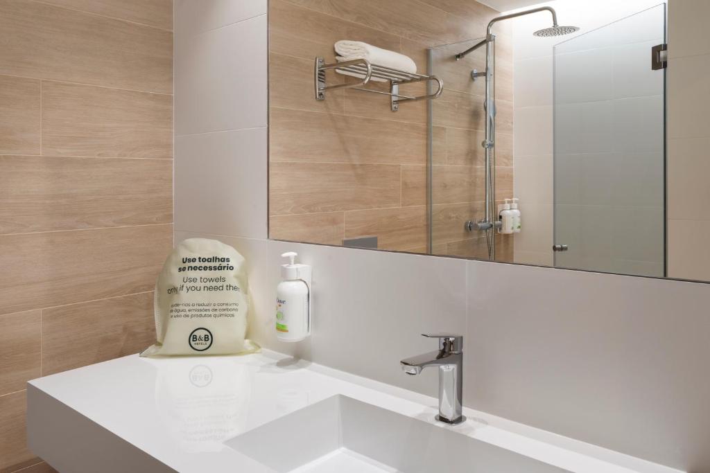 B&B HOTEL Setúbal Bonfim - 1