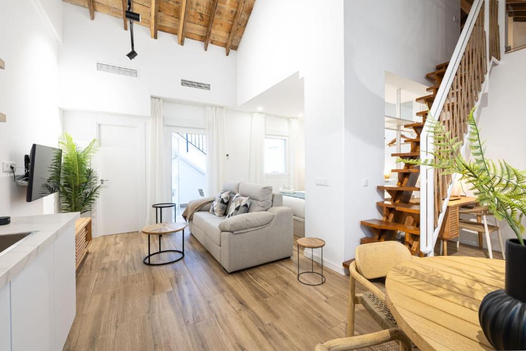 Modern duplex courtyard -2Bedrooms 2Baths